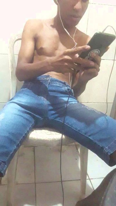 Morenooputoo live from Brazil
