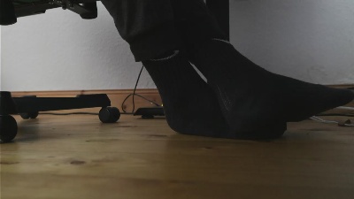 MrHobbitfeet live from Germany