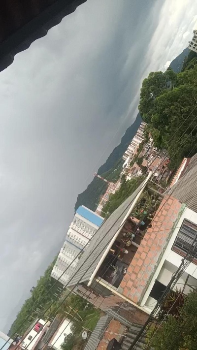 Nahhomyy live from Colombia