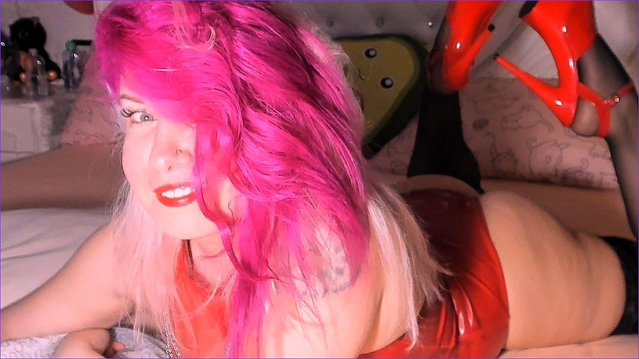 NewDirtySlut live from United States