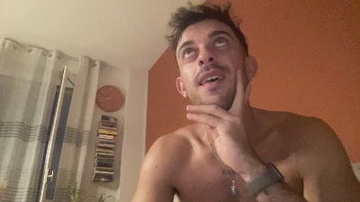 NikMik4 live from Italy