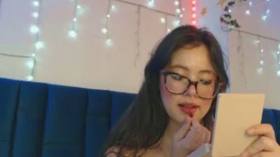 Nikolle_huyt live from Colombia