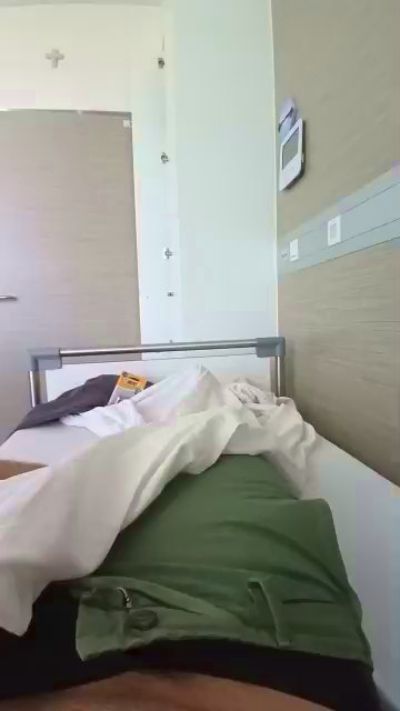 Nudedudebe live from Belgium