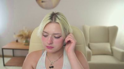OpheliaPalomba live from United States