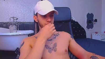 OscarGriffin live from United States