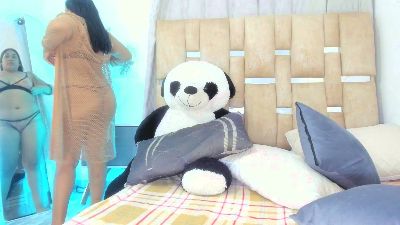 Paolaa24_ live from United States