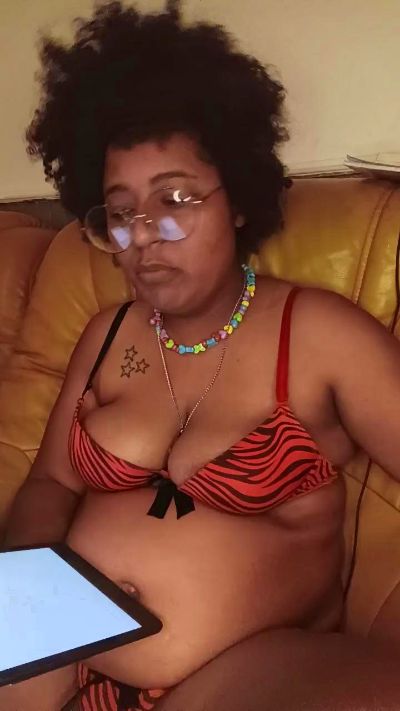 Queen_Alicia live from France