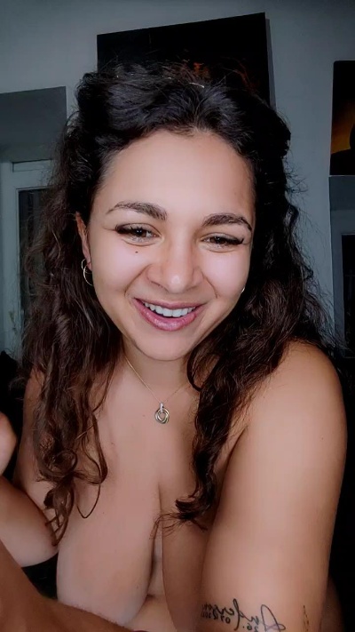 Roxynude live from France