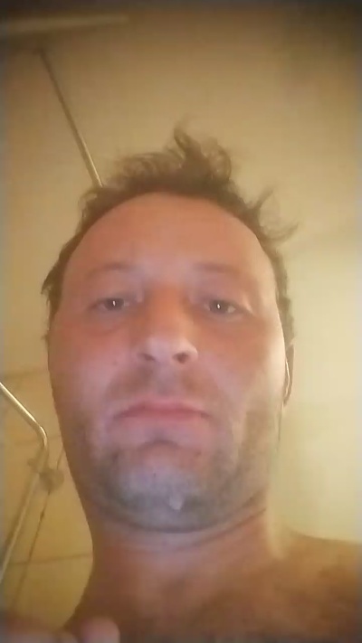 Sir_Skinny live from United Kingdom
