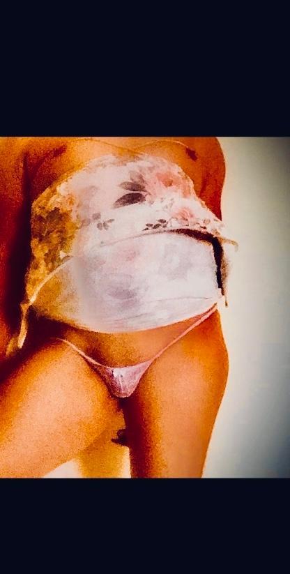 Sissies777 live from United Kingdom