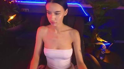 Snow_WhiteeeX live from Ukraine