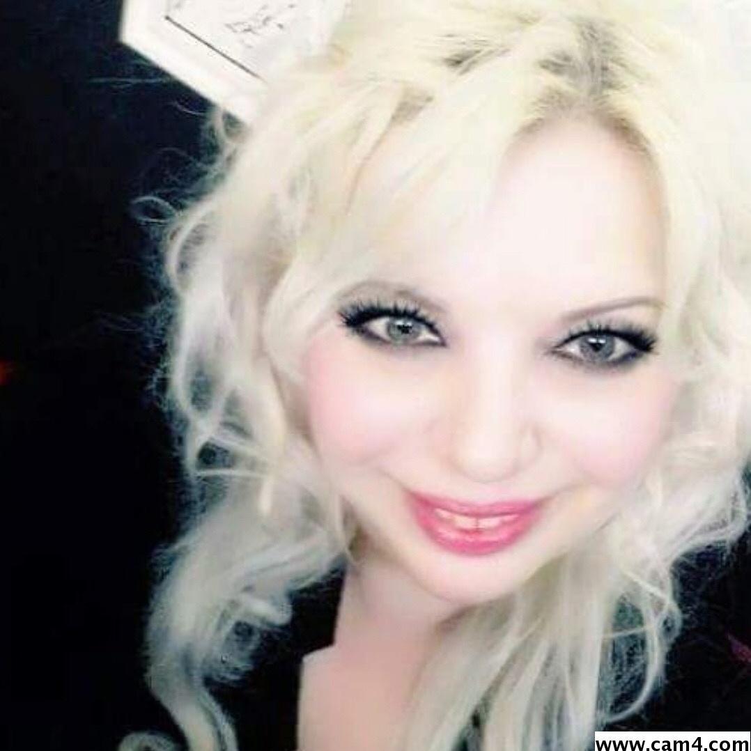 SonyaHotMilf live from Romania