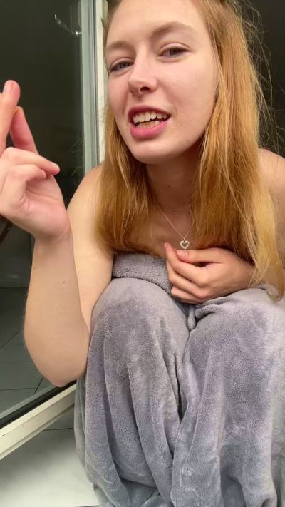Squirtbab5 live from Germany