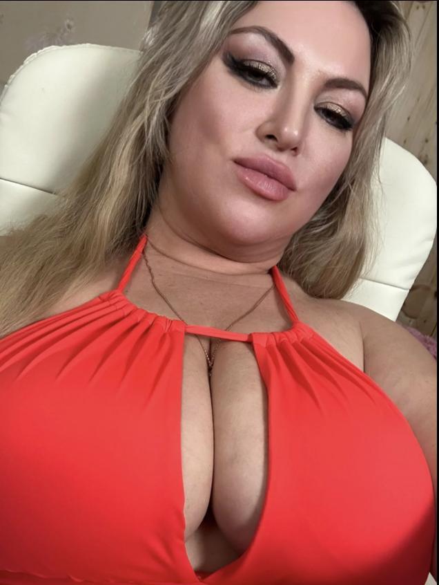 SquirtsMilf live from United Kingdom
