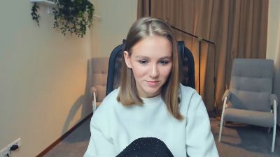 SuzyTempelton live from United States