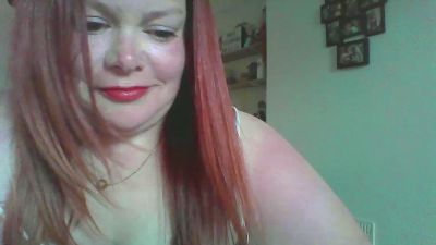 Sweet_82 live from United Kingdom