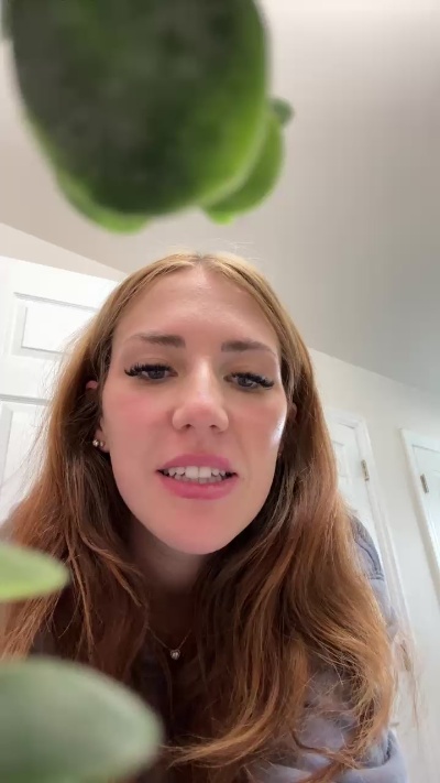 Sweetcheeks1998 live from Canada