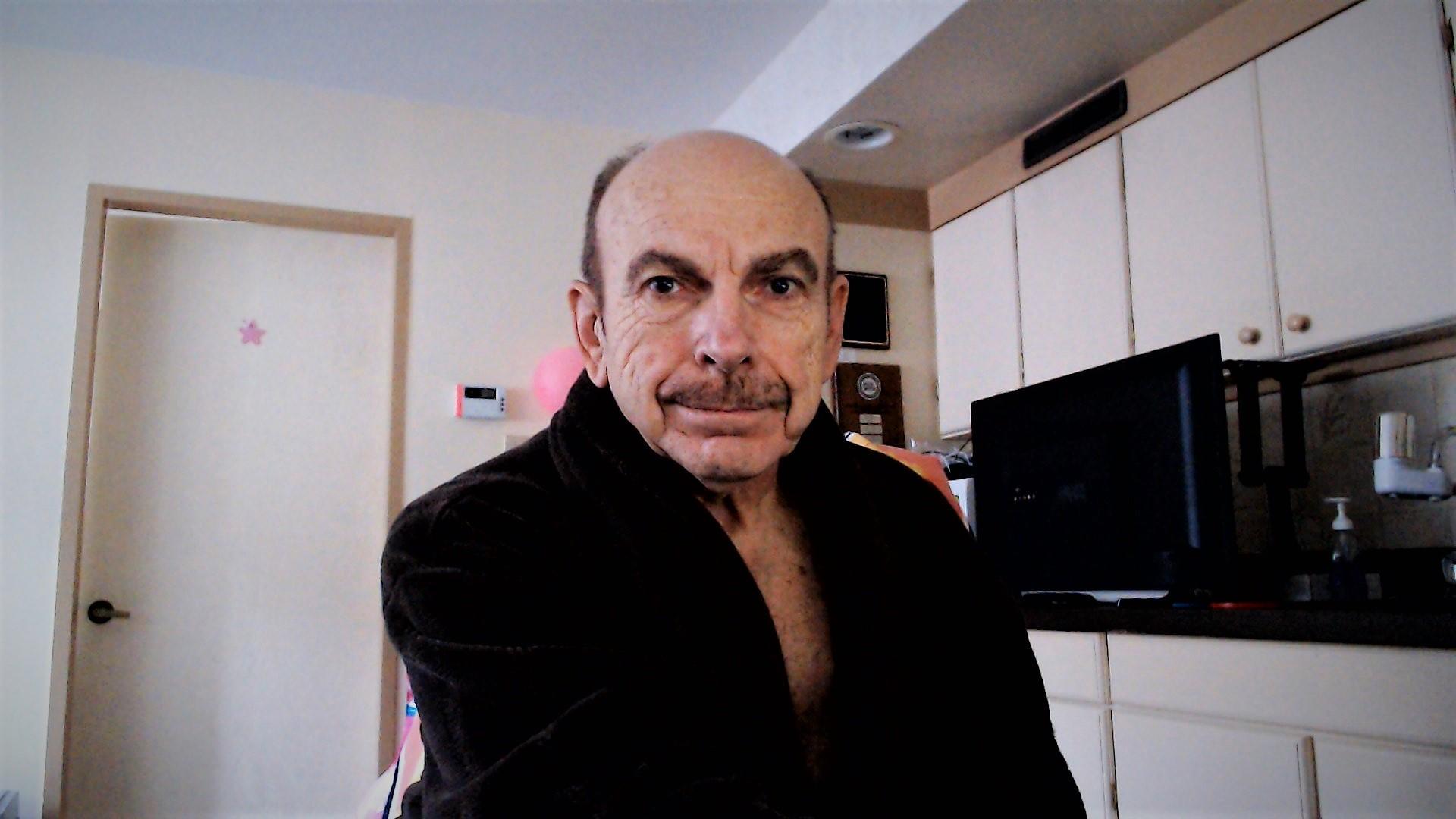 ThongonXon live from Canada