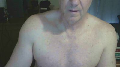 Tonyxxx64 live from Spain