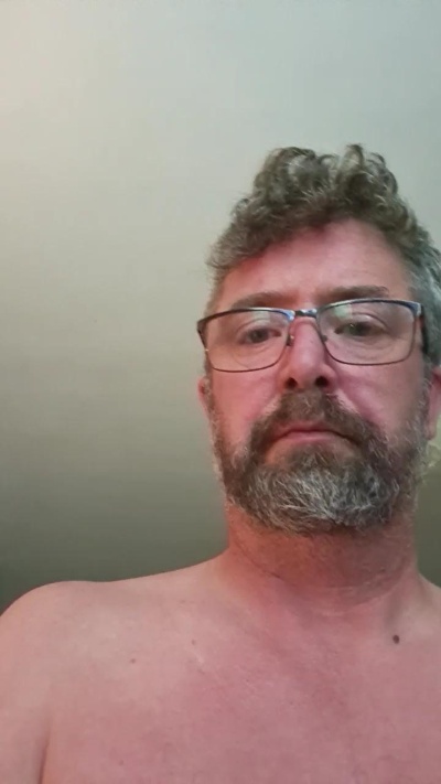Ukharry40 live from United Kingdom
