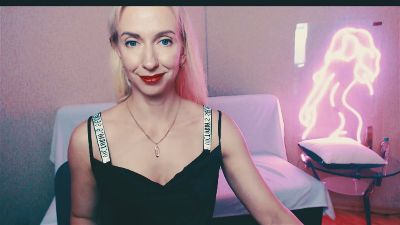 ViktoriiaS_ live from United States