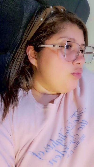 ViolettQueen live from United States