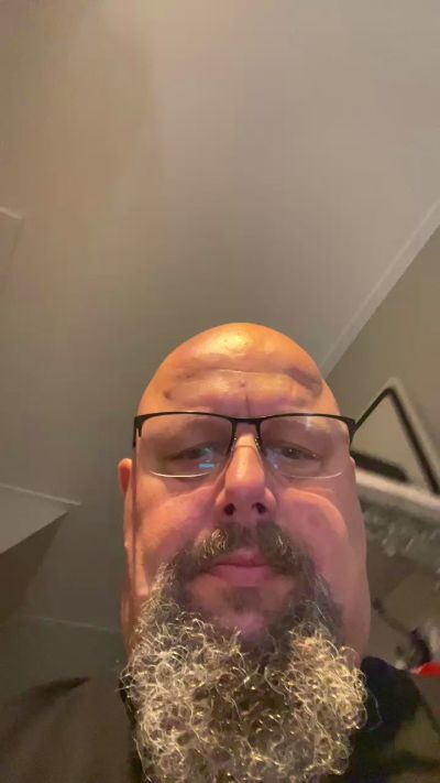 Wharizgh live from Netherlands
