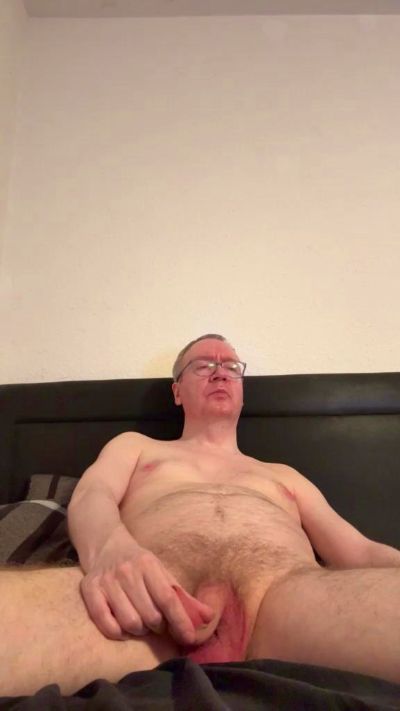 aexhibitionist1 live from Germany