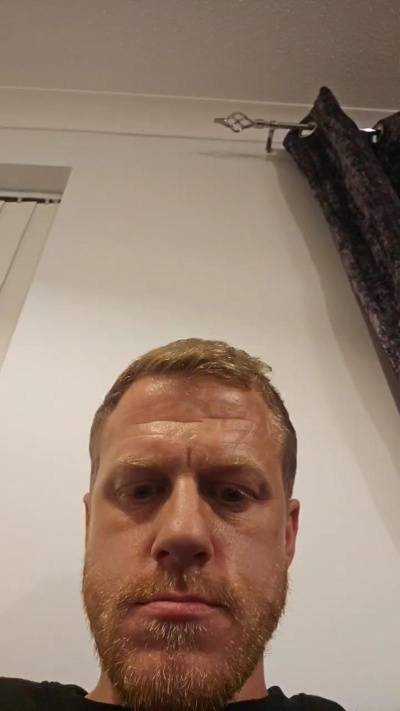 azzad86 live from United Kingdom
