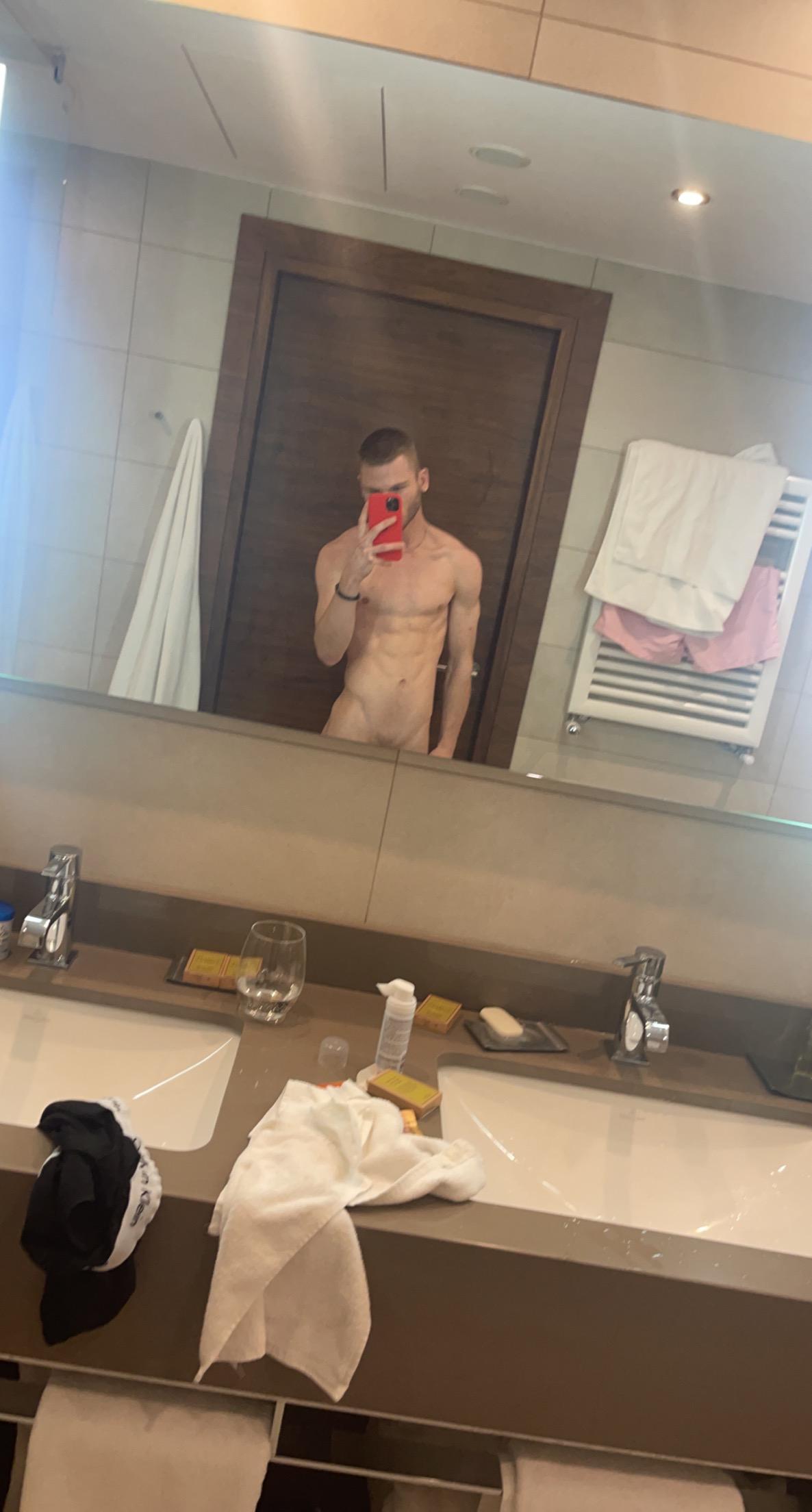 candyboyfuckhot live from Poland
