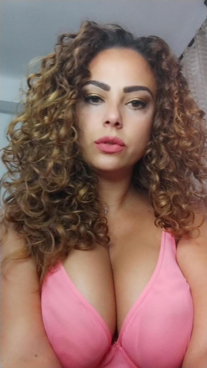 curlygirl35 live from Italy