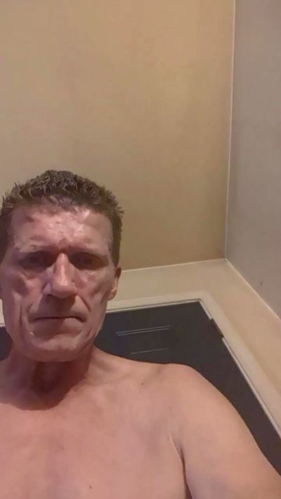 davedonny824 live from United States