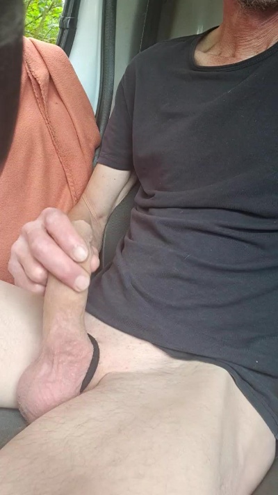 dutchboytj39 live from Netherlands