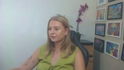 erica_forever live from United Kingdom