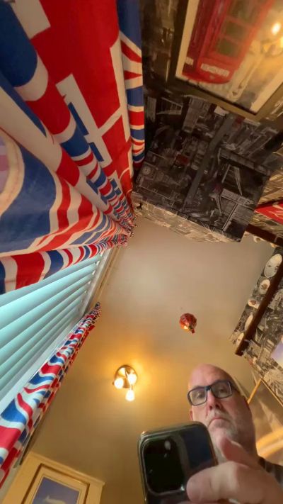 hairypaul68 live from United Kingdom