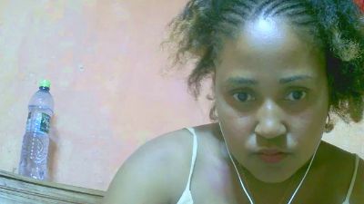 hollyhhot live from Madagascar