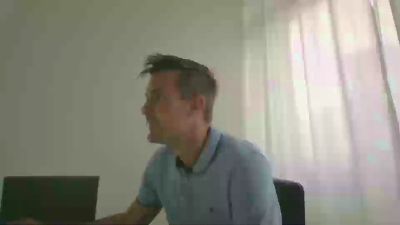 horny_boyxxx live from United Kingdom