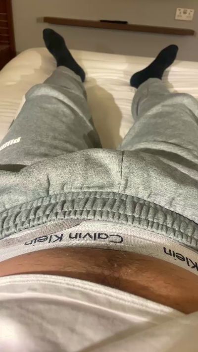 hotsocks921 live from United Kingdom