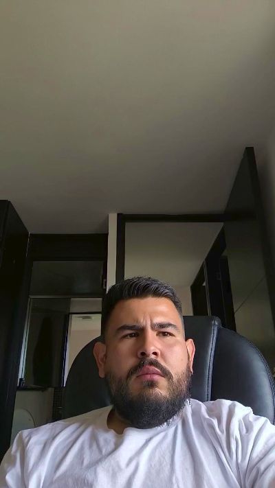 jair181 live from Colombia