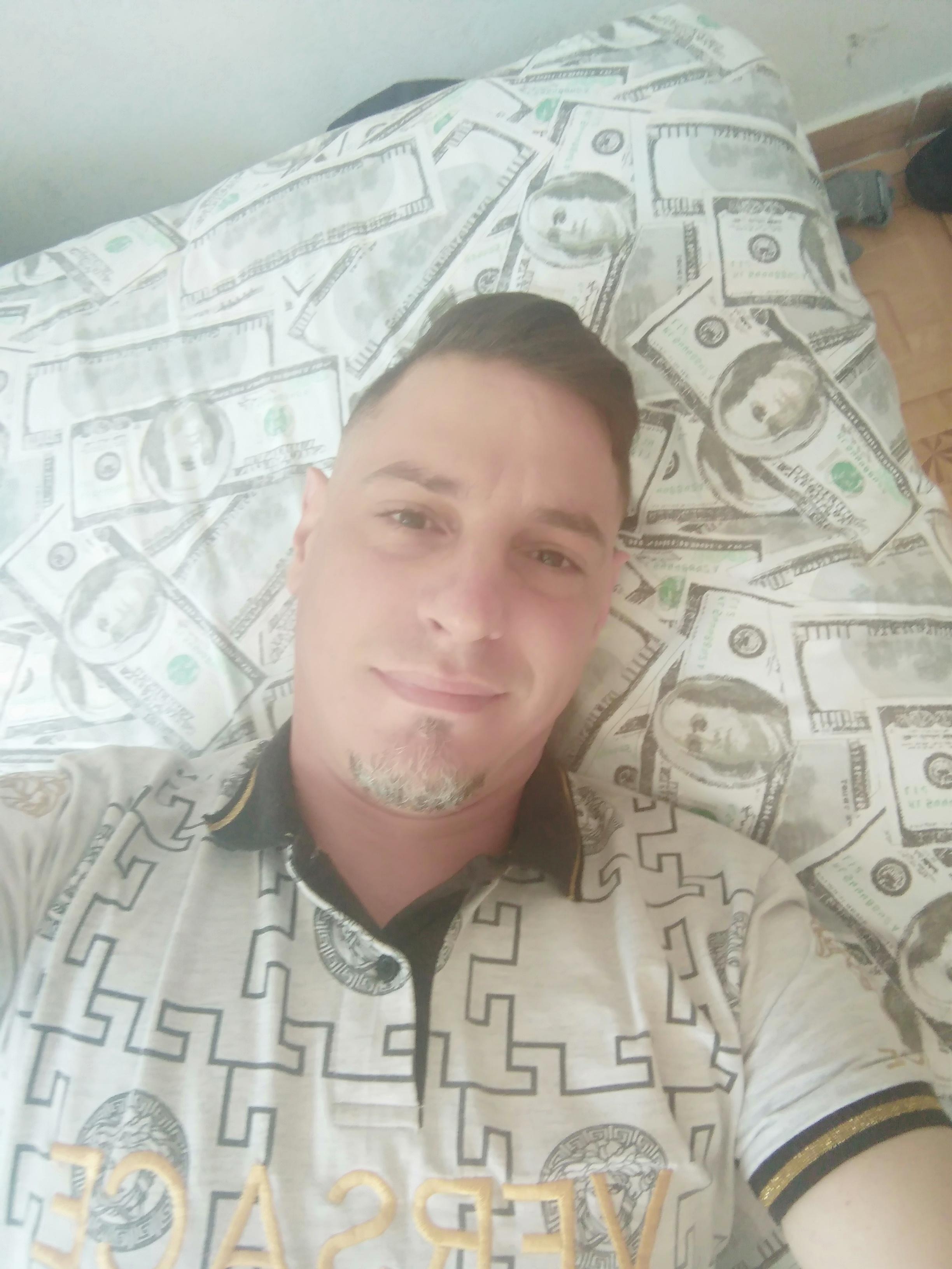 jesusunico1 live from United States