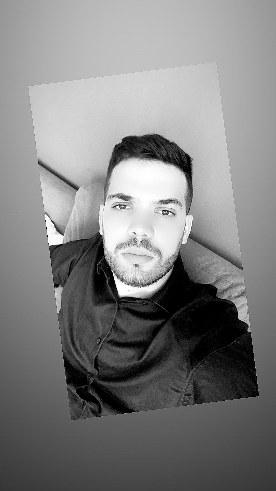 juanlu18 live from Spain