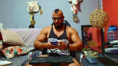 karymmusclet19 live from Colombia