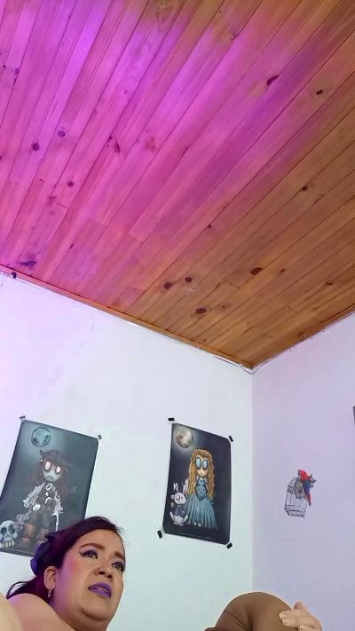 keila_j live from Colombia