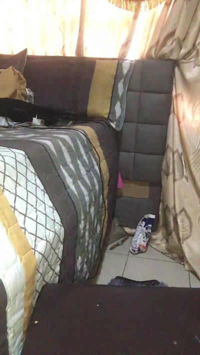 kimmy29 live from South Africa