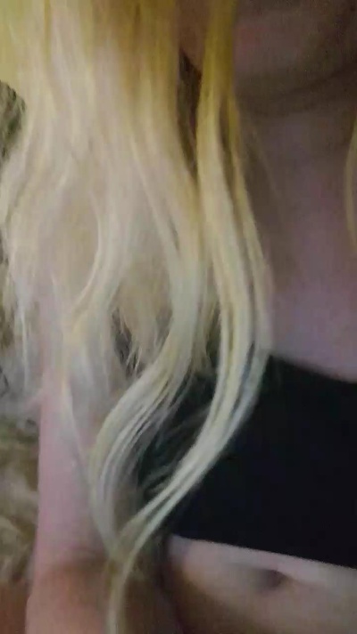 lablonde8 live from France