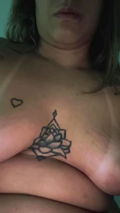 larinha22_hot live from Brazil