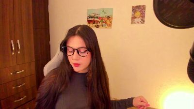 lauratricc live from United States