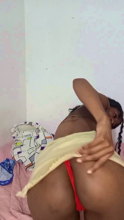lesly_model live from Colombia