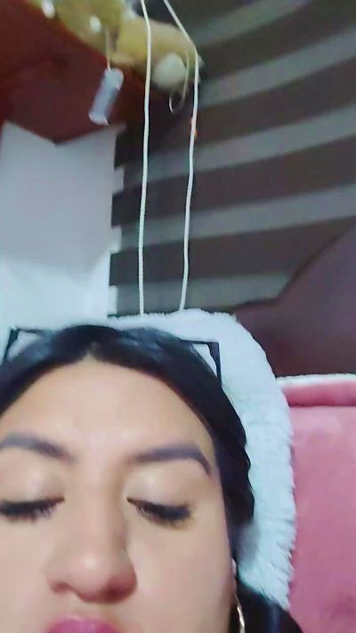 luci225 live from Colombia