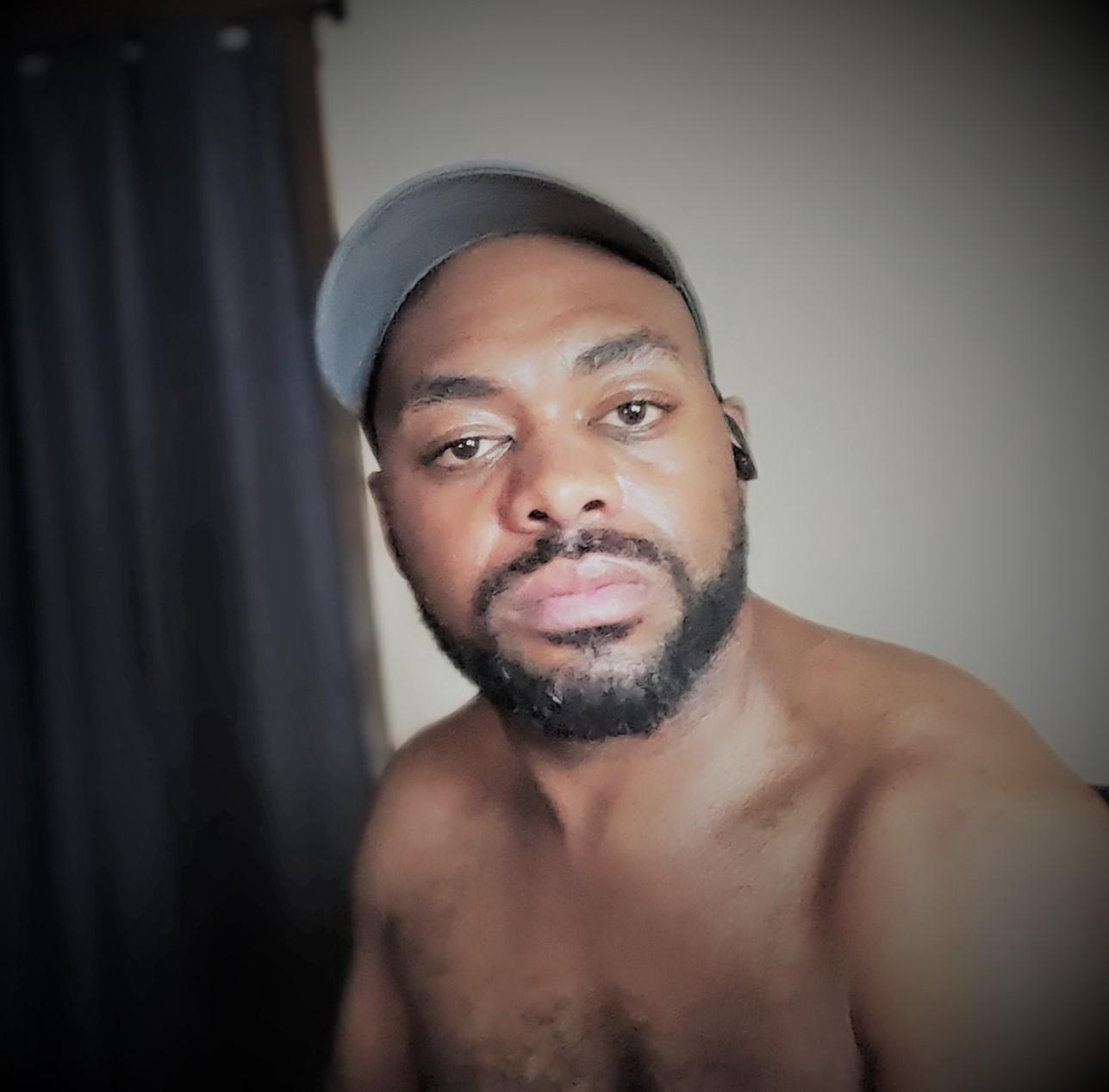 manhegotit live from United States